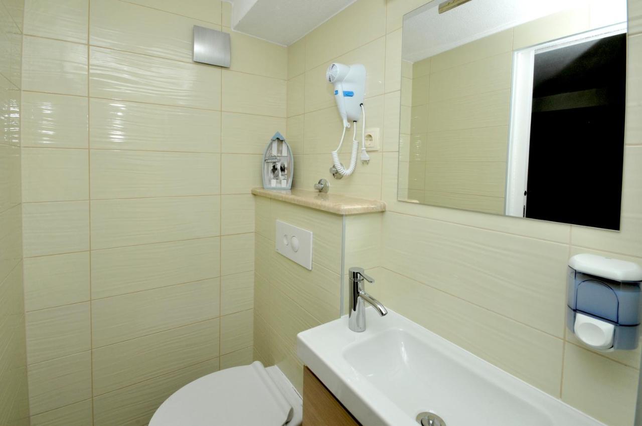 Apartments Penic Trogir Exterior foto